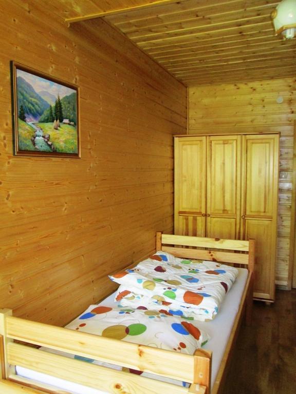 Noclegi Pod Malym Krolem Ustrzyki Dolne Extérieur photo